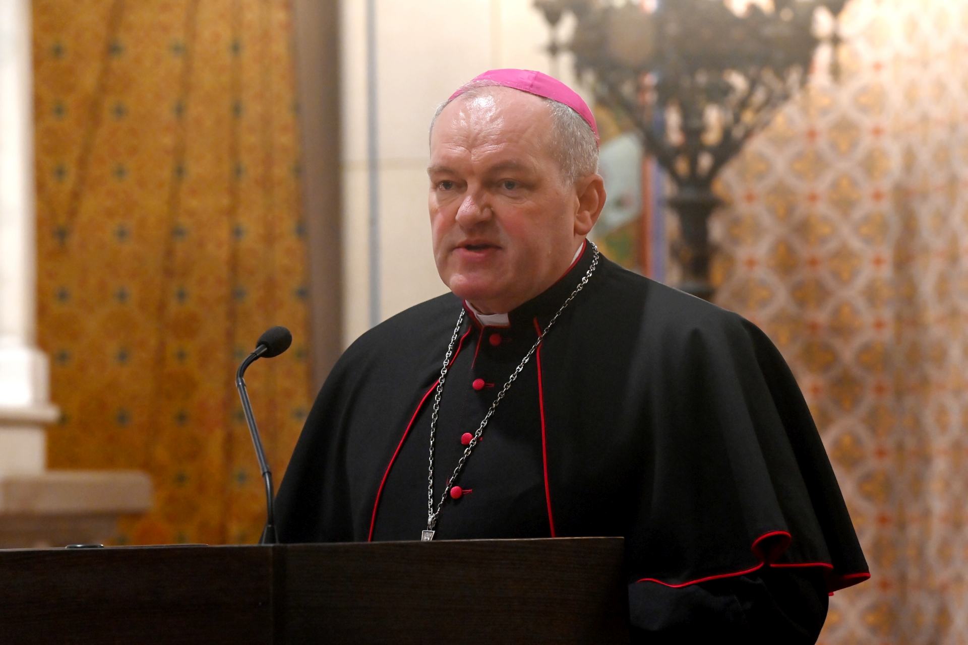  ČR církve arcibiskup Olomouc 